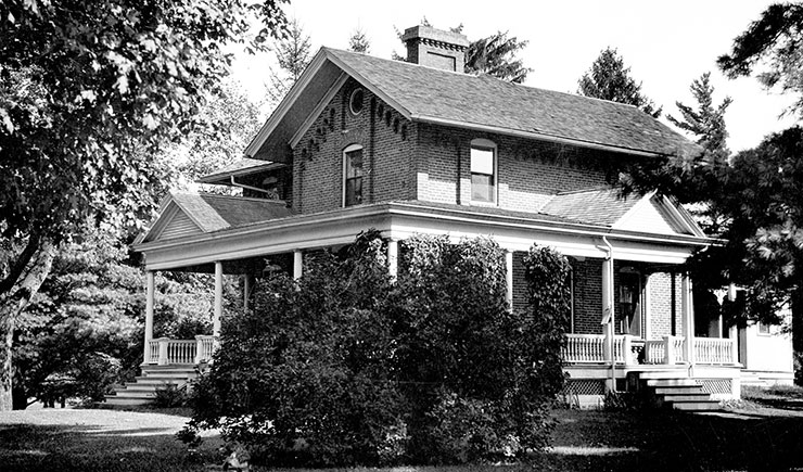 Early 20th century view of the home that would become Cowles House
