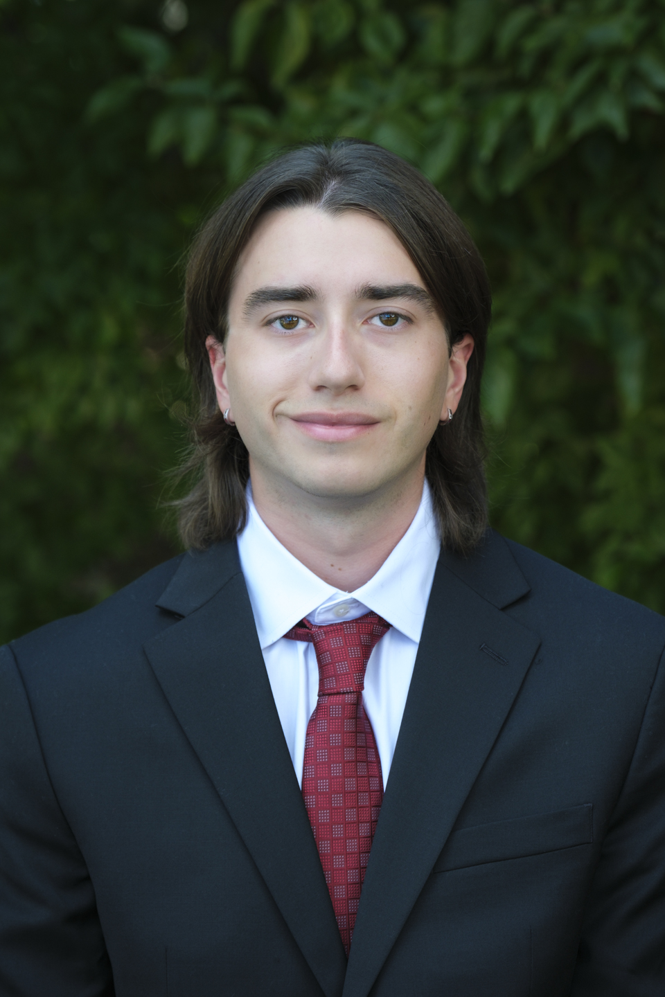 Headshot of Elon Lange.