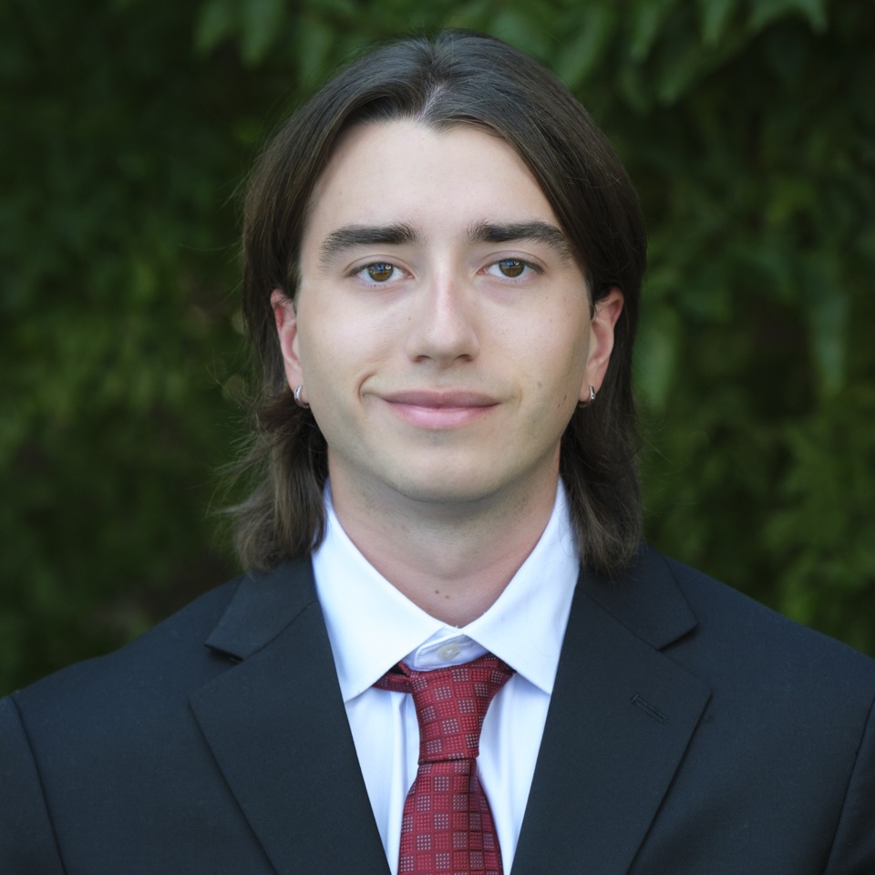 Headshot of Eion Lange.
