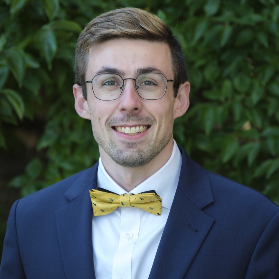 Headshot of Seth Walker.