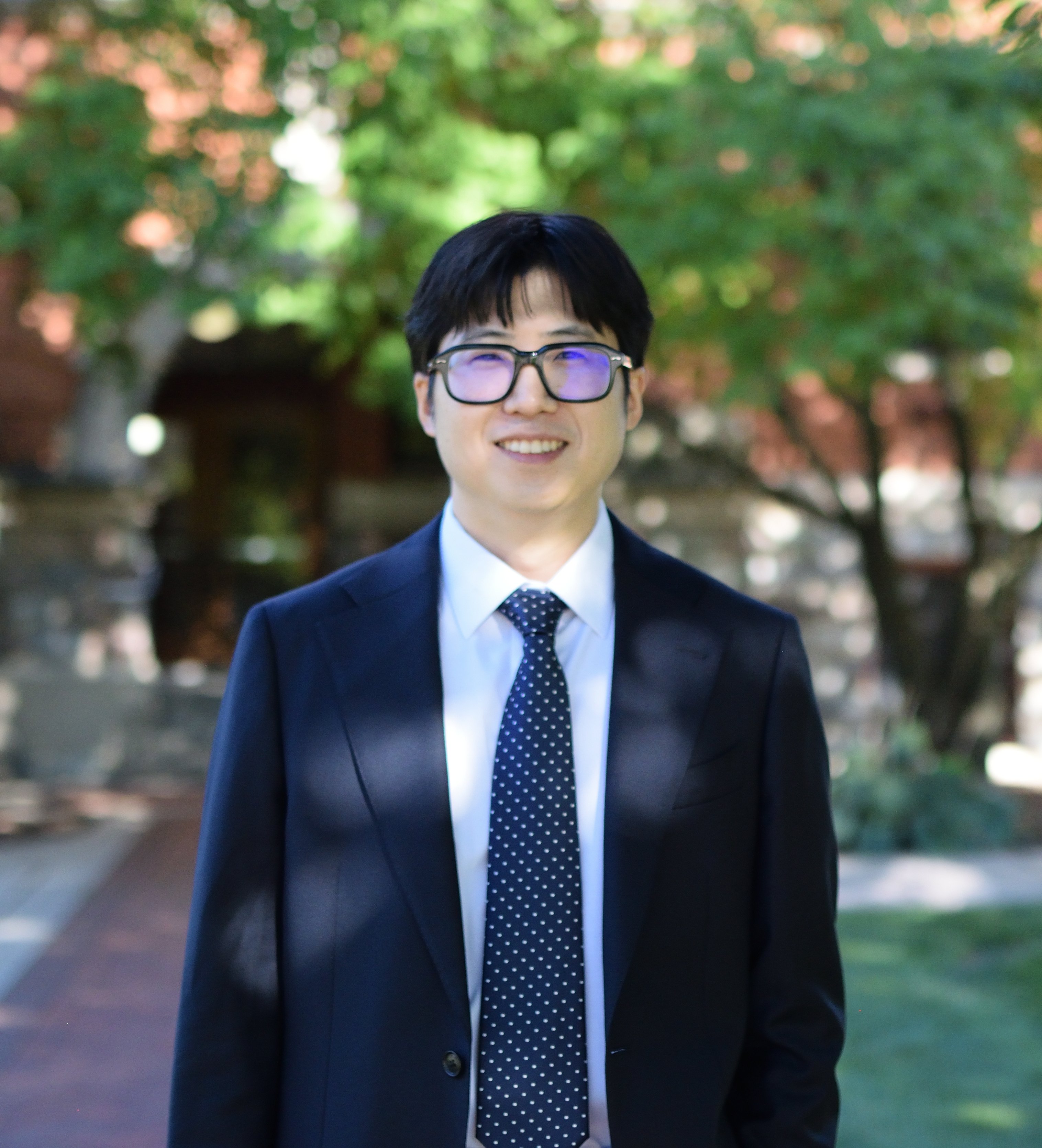 Headshot of Jaehong Lim.