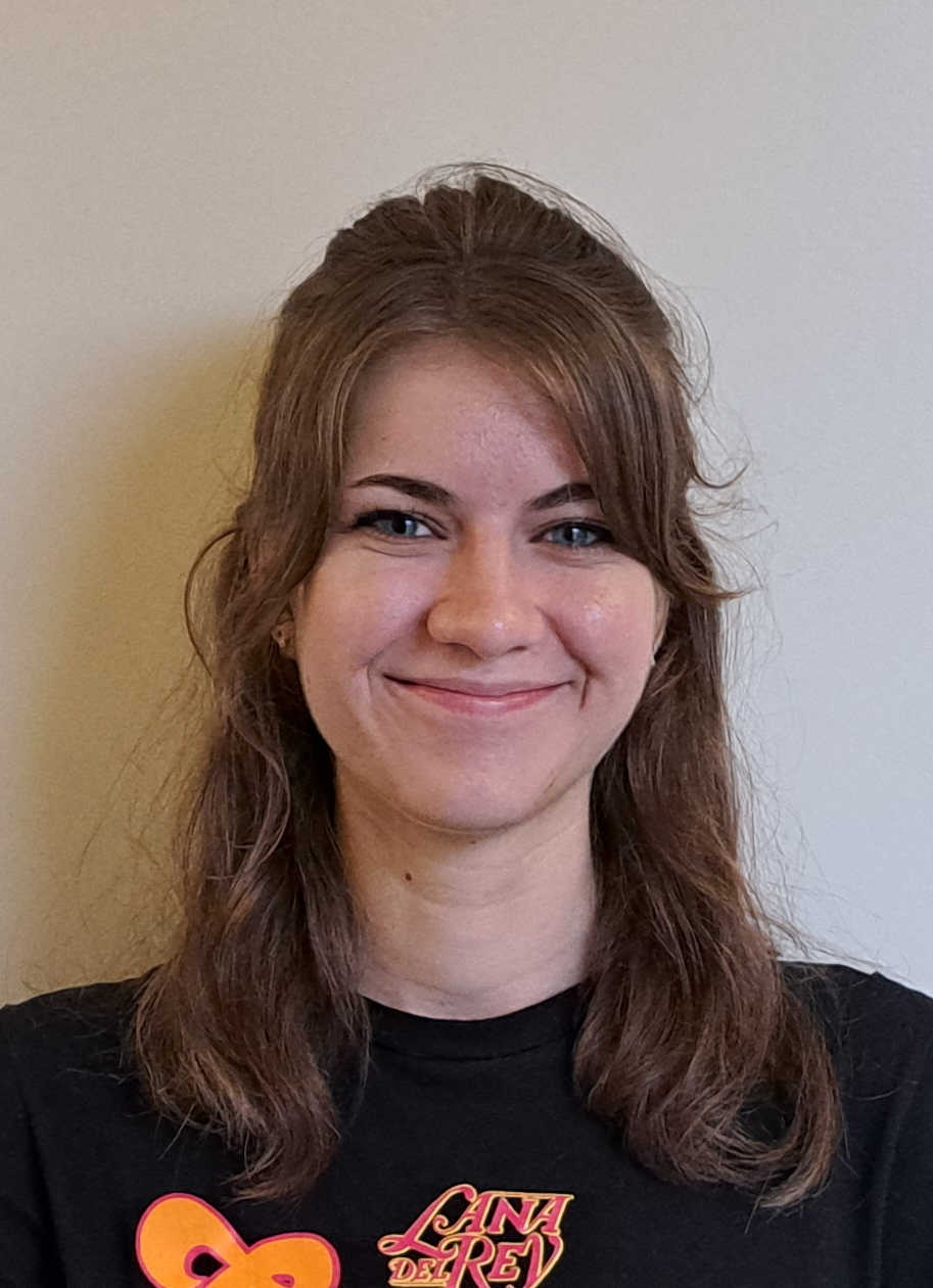 Headshot of Gwyneth Donahue. 