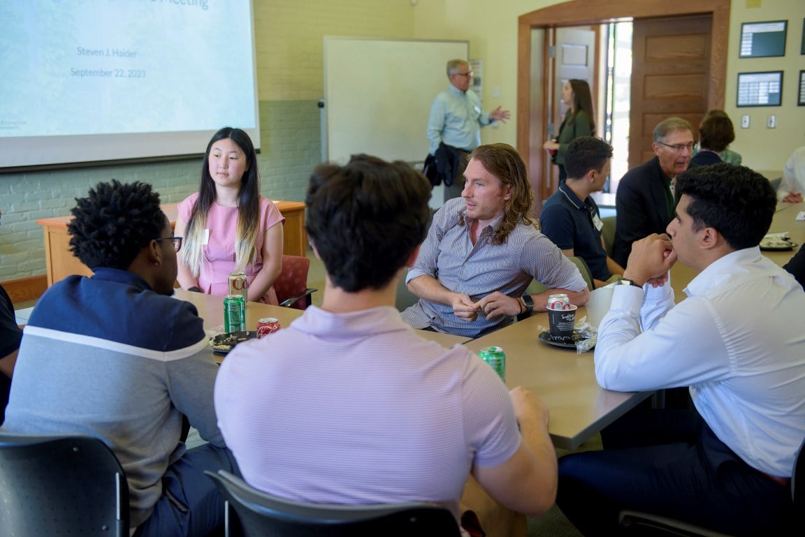 ECON_scholars_DSC5934