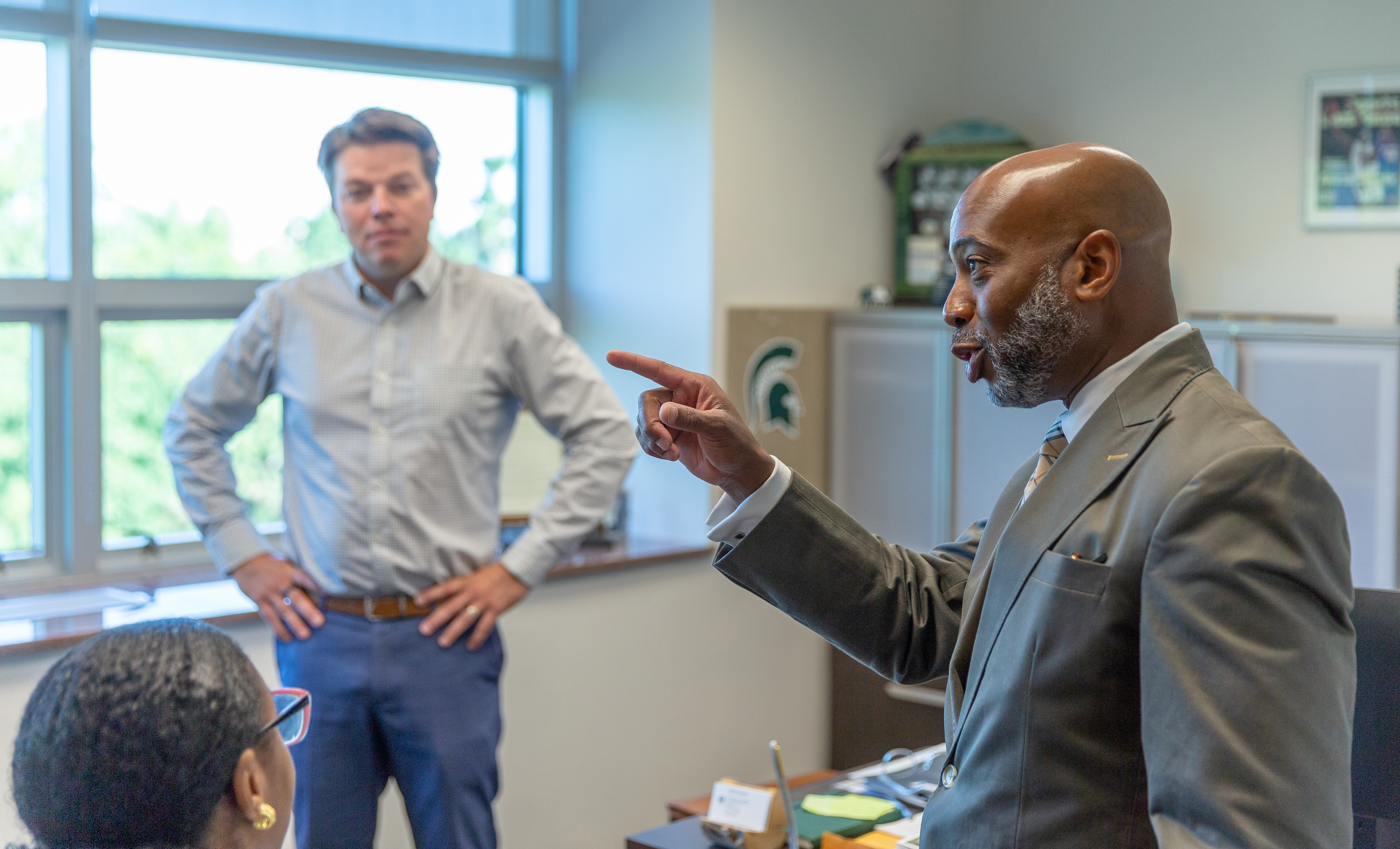 Dean Jerlando Jackson tours the Office of Development & Alumni Relations team suite in 2022.