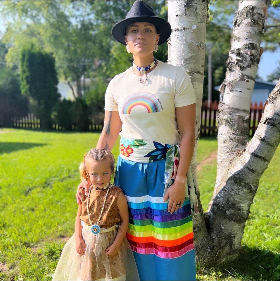 Mariah Dunham photo with young child