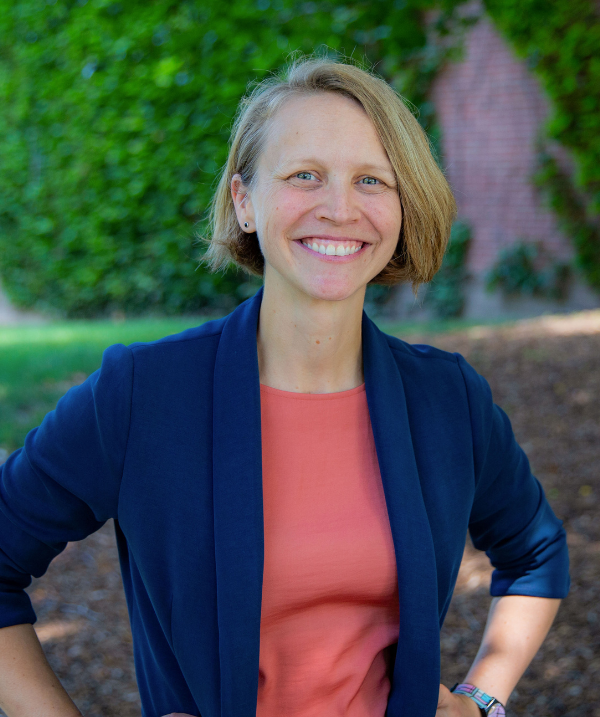 morley-alyssa-aside-600x717