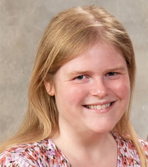Professional Headshot of Candyce Lundeen