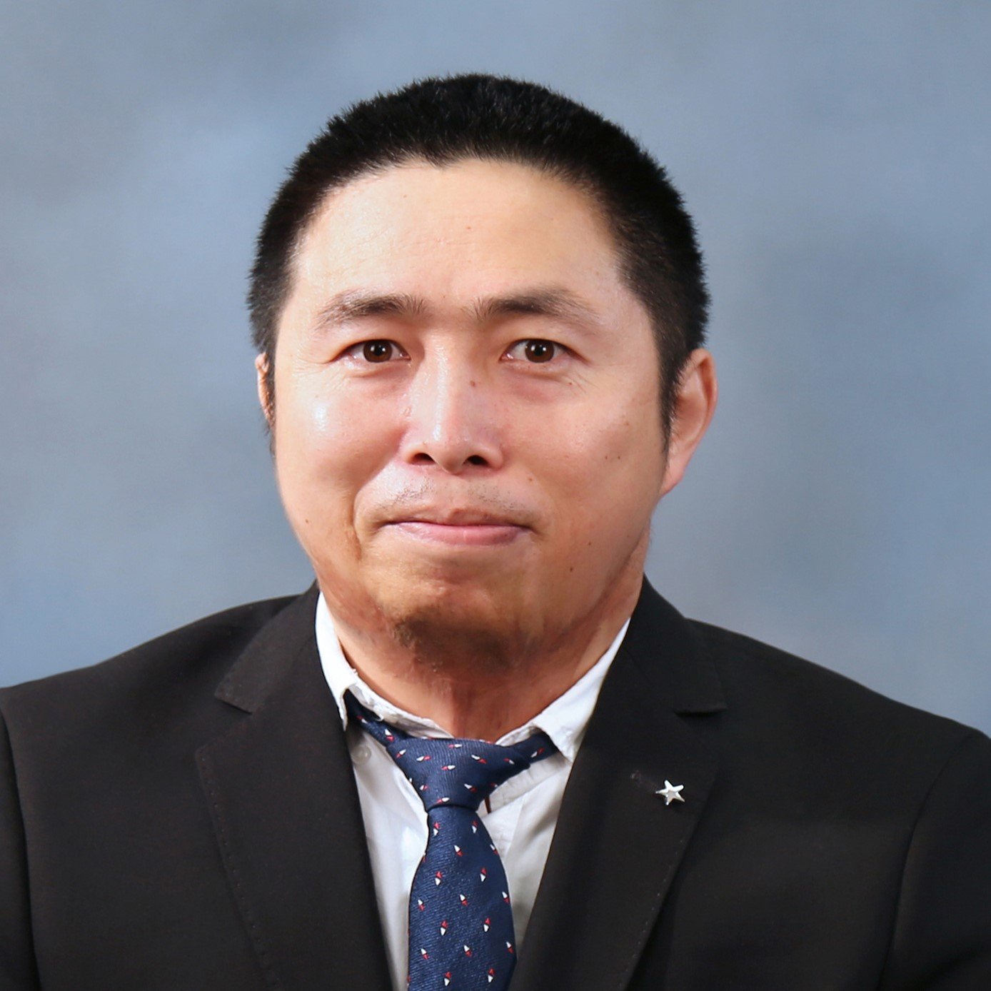 Professional Headshot of Yuzhen Lu