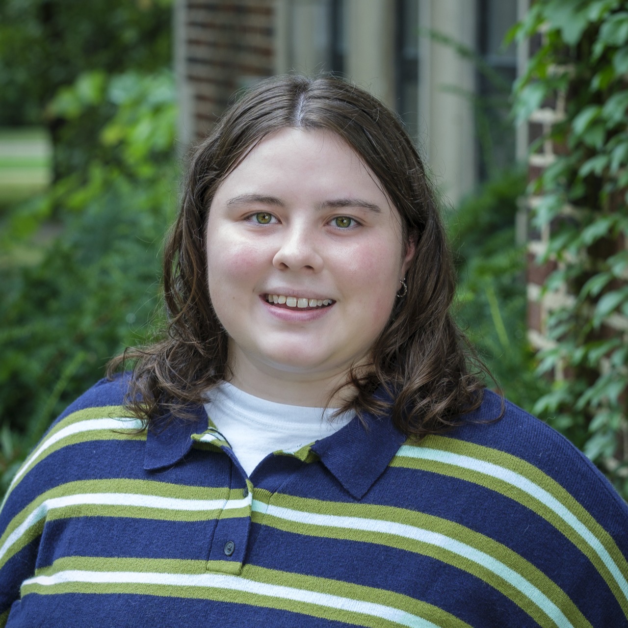 Edwards_Jayne_headshot-2025-cropped