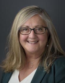 Headshot of Laurie Linscott. 