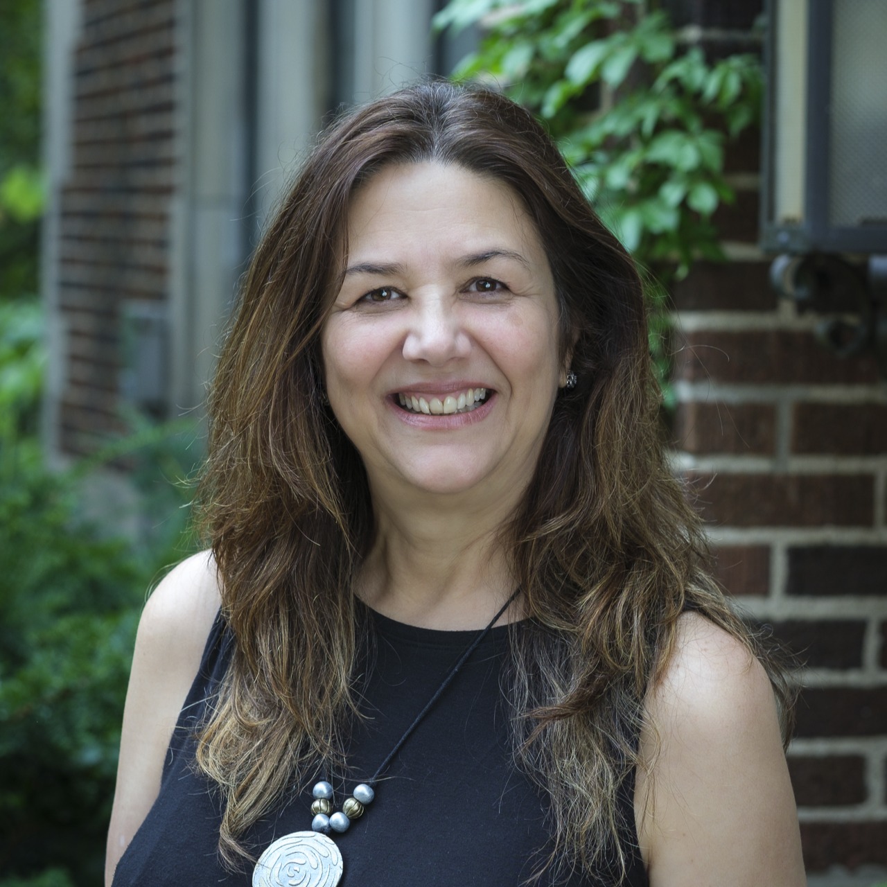 Martins_DeOliveiraPatricia_headshot-2025-cropped
