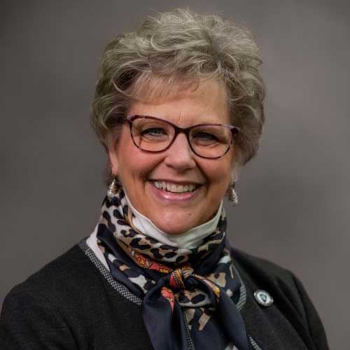 Potrait: Leigh Small