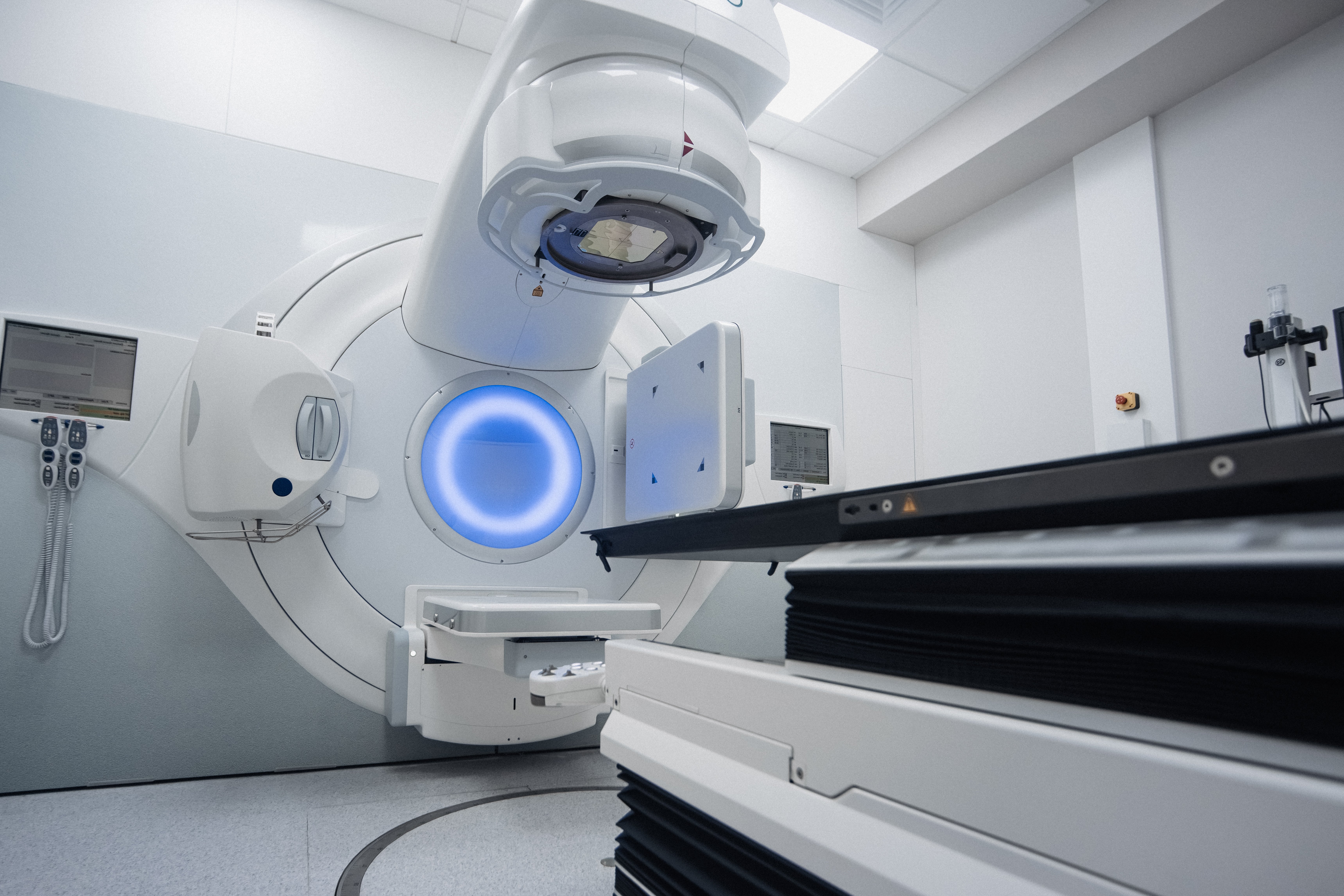 cancer-scanning-equipment-GettyImages-2252089203