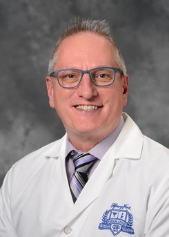 Potrait: Howard Crawford