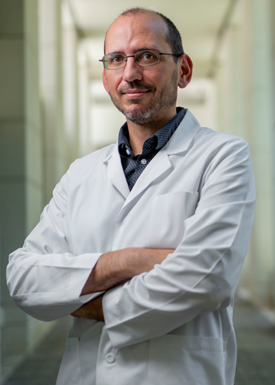 Mellon-Headshot-no-branding_5x7