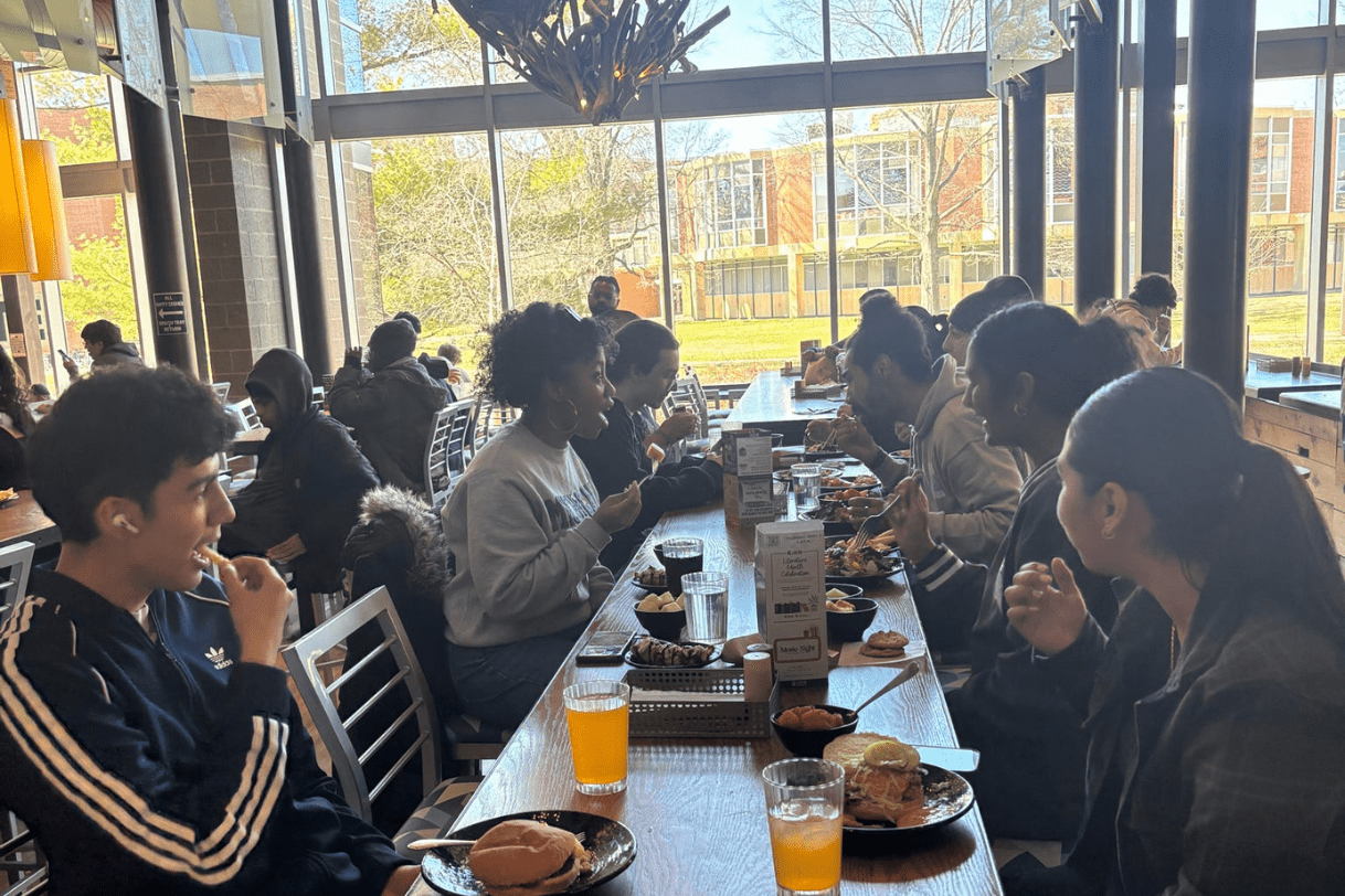 Students in the South Pointe in Case Hall dining hall.