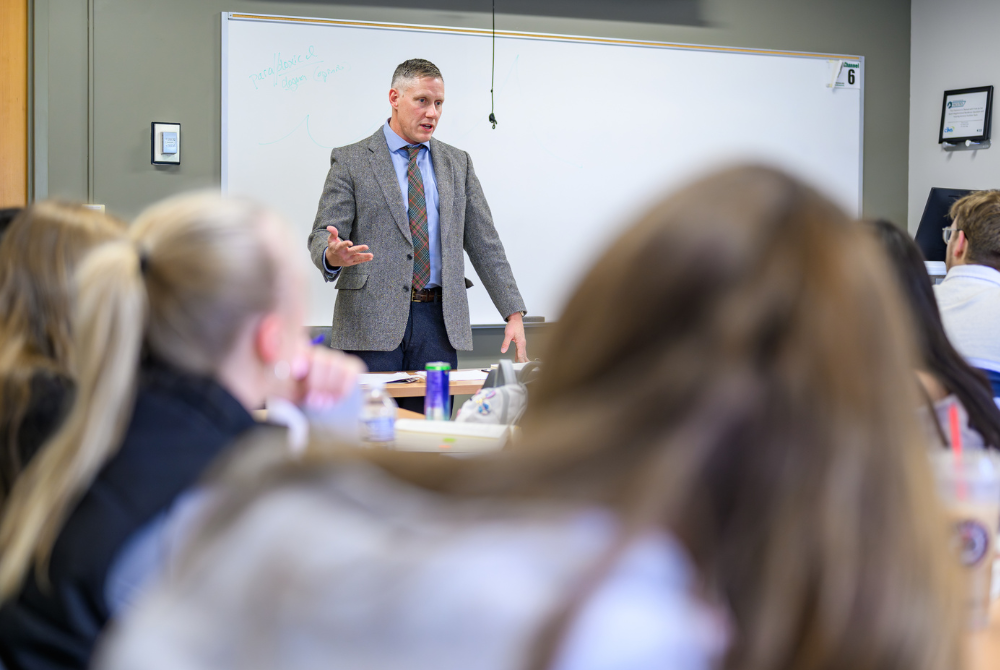 JMC Prof. Tobin Craig leading a seminar-style class at James Madison College.