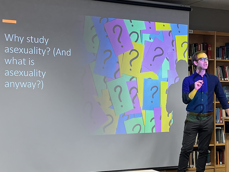 Canton Winer speaks in the JMC Library