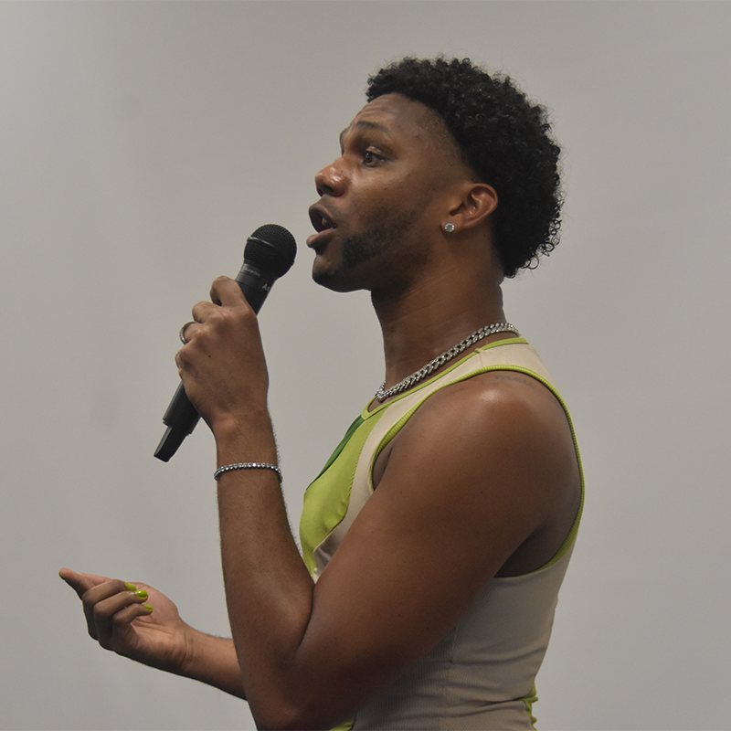 Sean Watkins (CCP '12) spoke to incoming JMC students during Colloquium