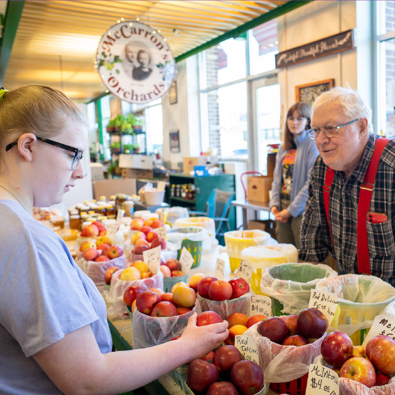 Home_accent_Community