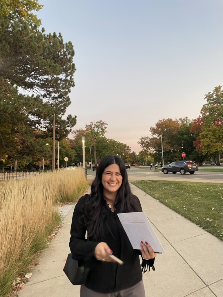 elif-yazgan-outside-photo