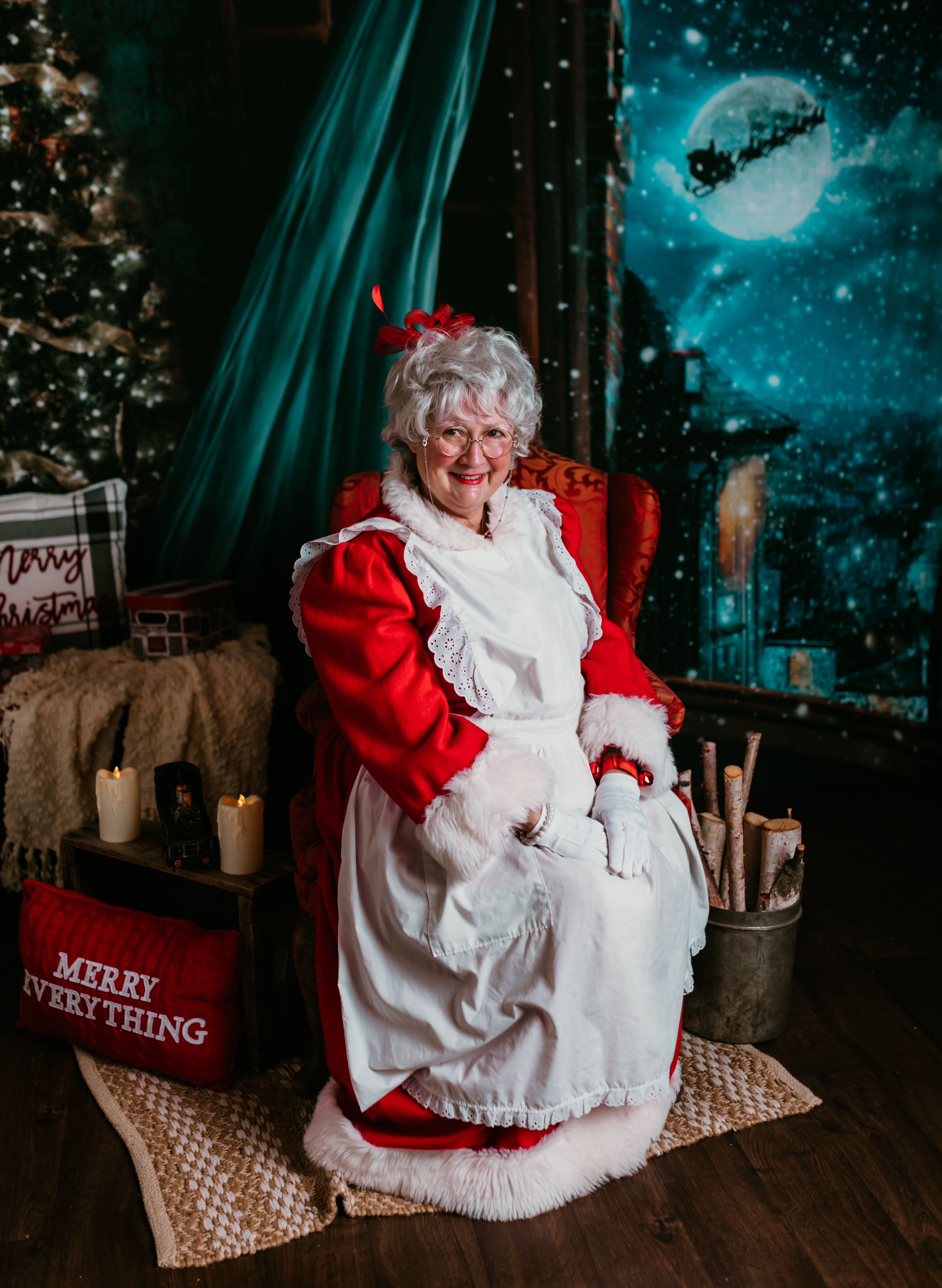 Lisa Heileman, '86, as Mrs. Claus (Photo by Jessica Birkett)