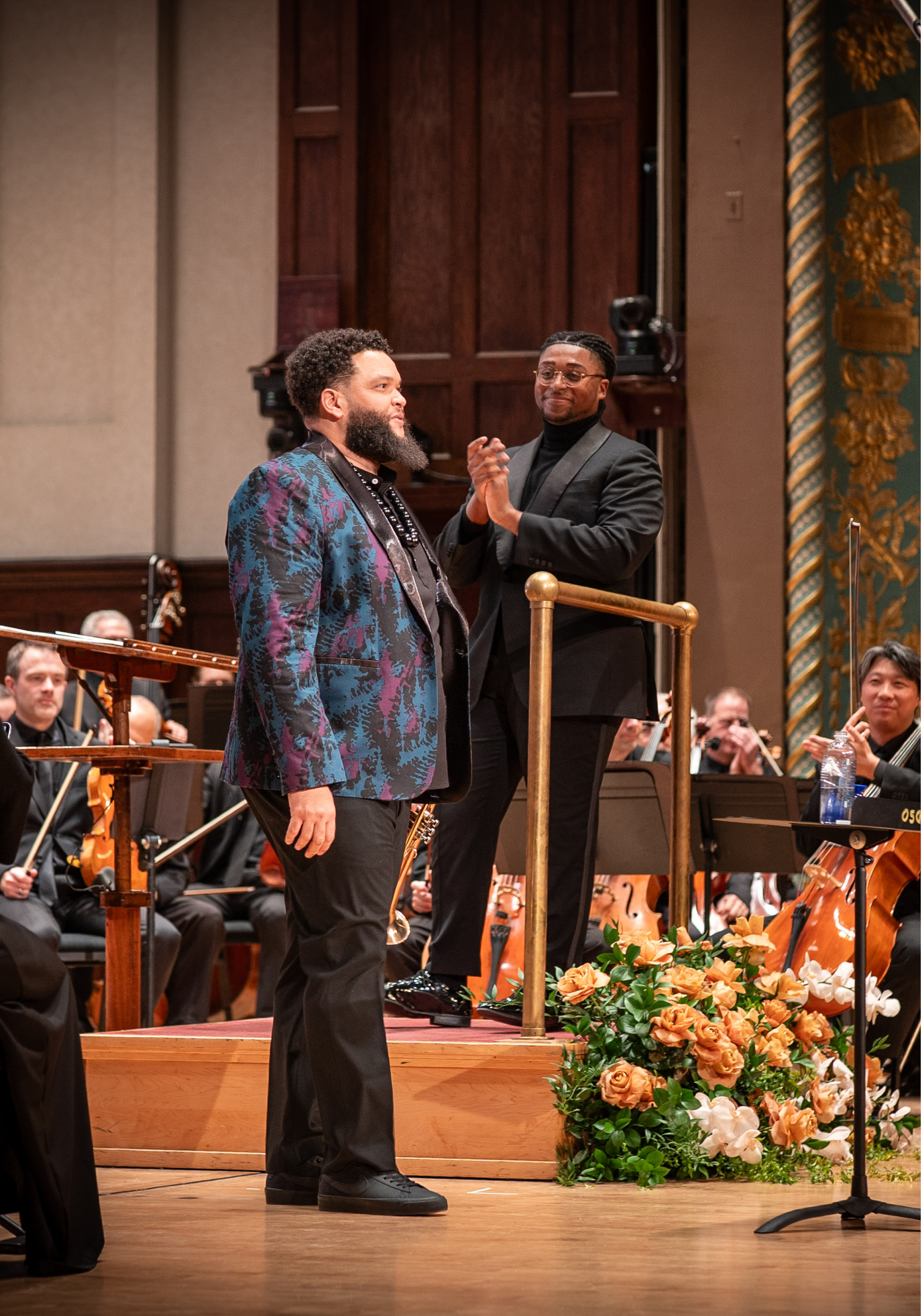 Kris Johnson takes a bow on stage at the Detroit Symphony Orchestra