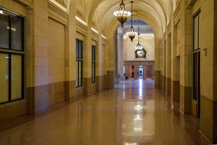 Arcade toward the ticket office