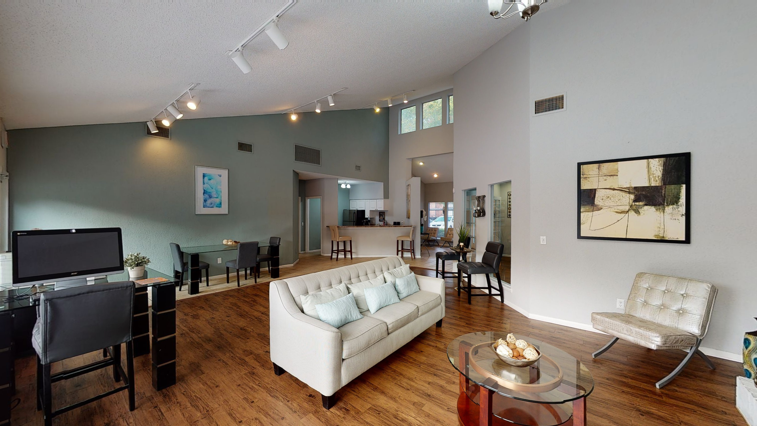 Leasing Office & Common Areas