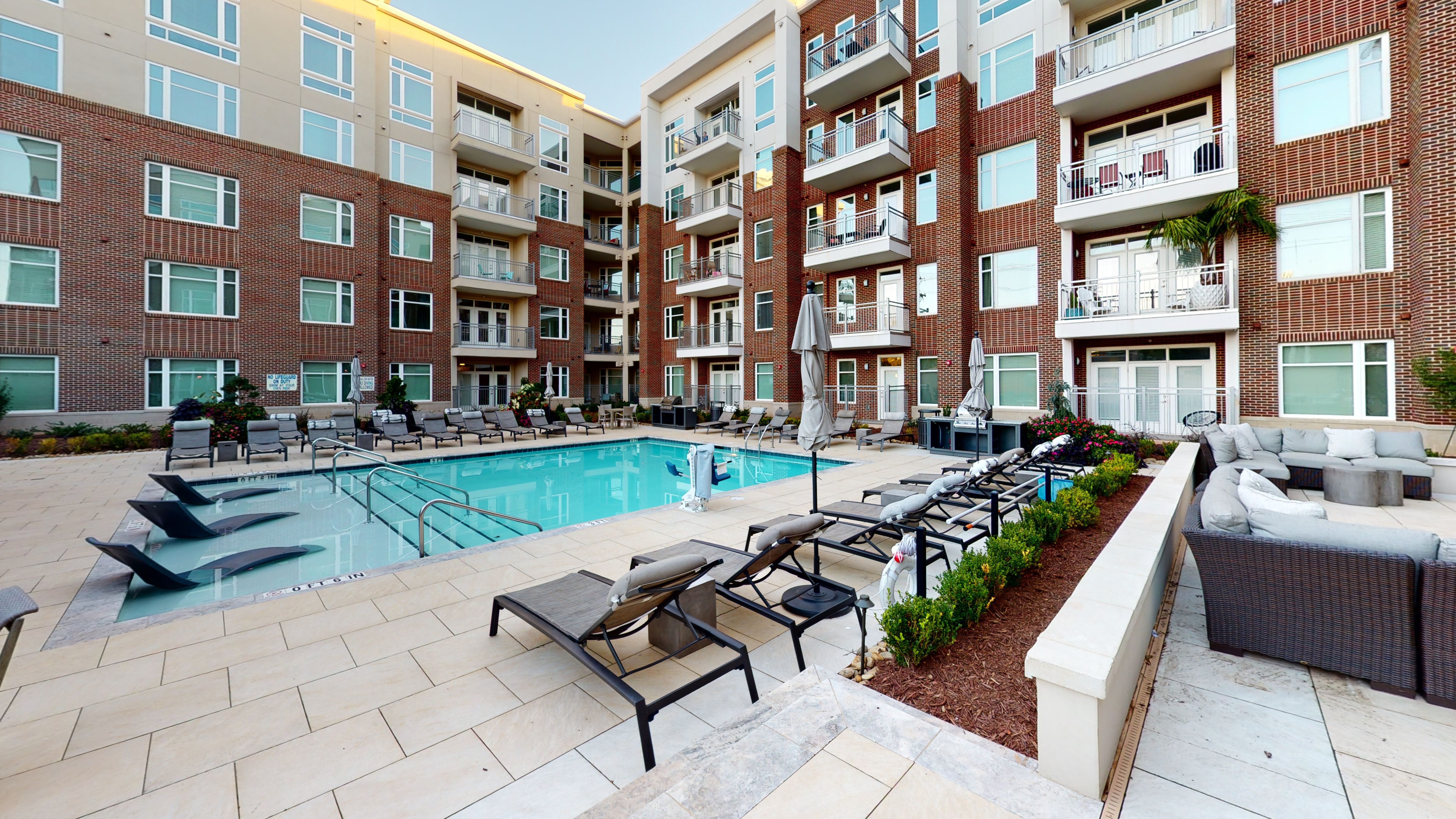 Luxurious Pool