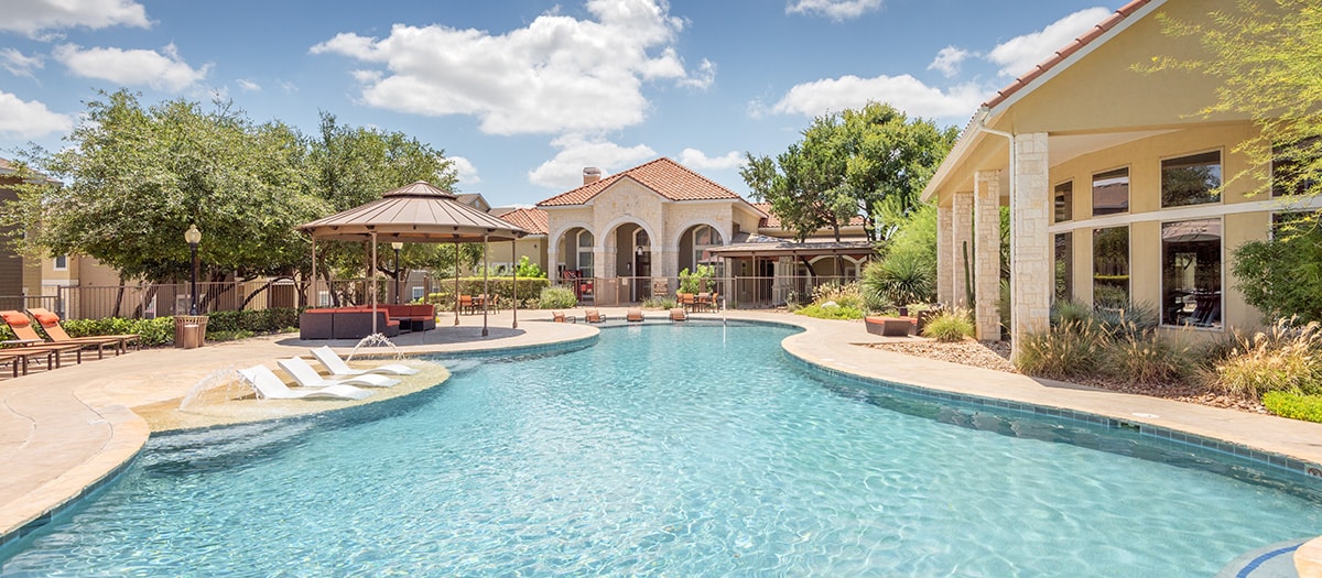 MAA Alamo Ranch San Antonio TX Apartment Home pool