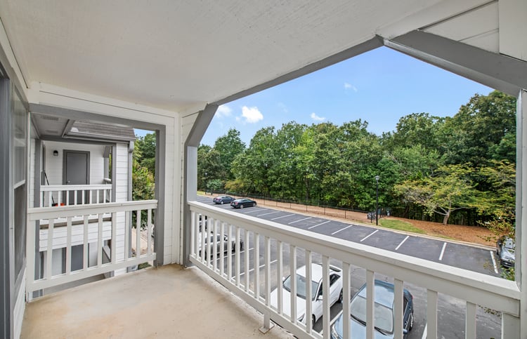Balcony at MAA Eagle Ridge luxury apartment homes in Birmingham, AL