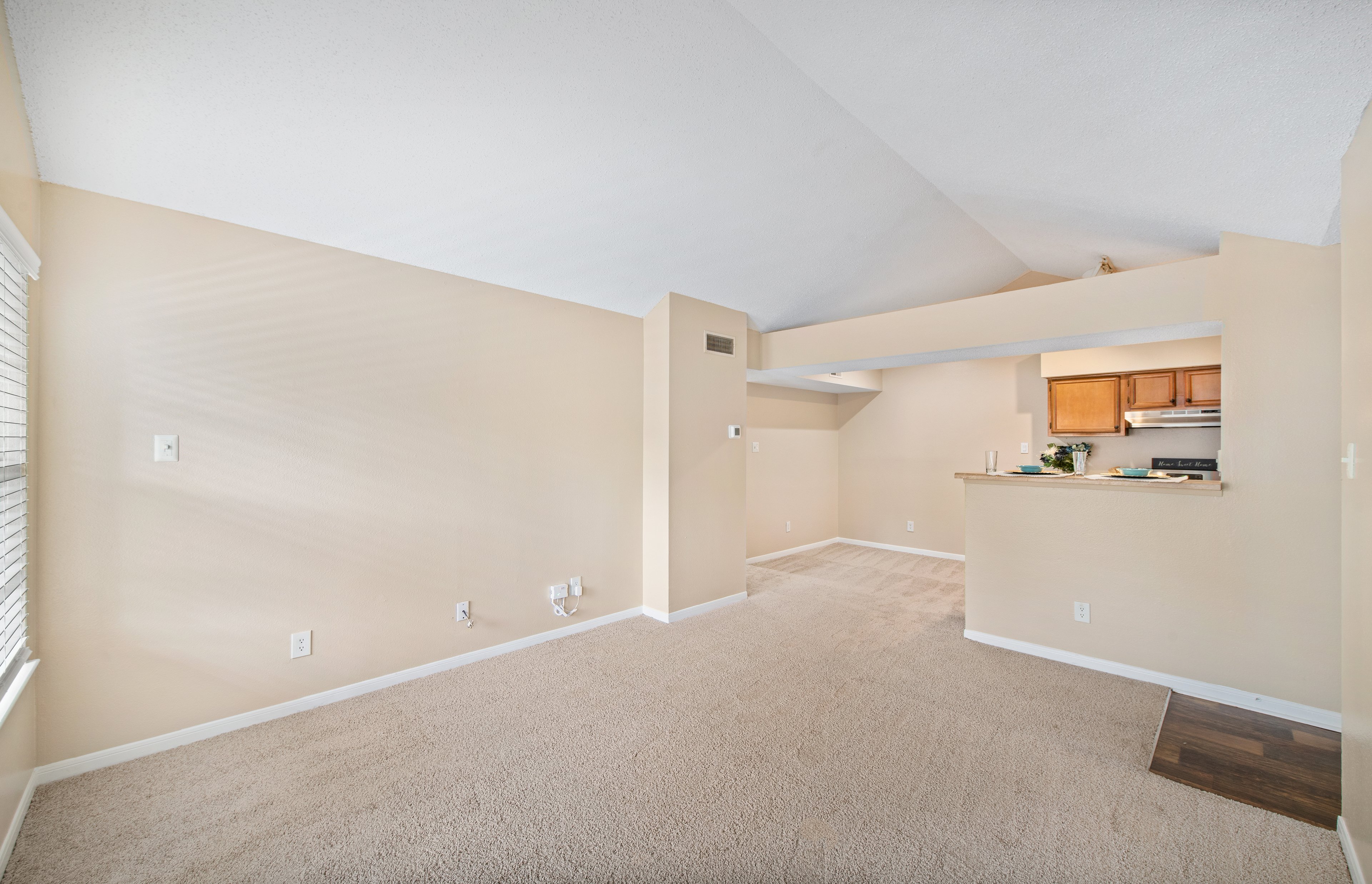 Vacant unit at MAA Eagle Ridge luxury apartment homes in Birmingham, AL