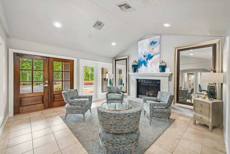 Leasing interior at MAA Eagle Ridge luxury apartment homes in Birmingham, AL