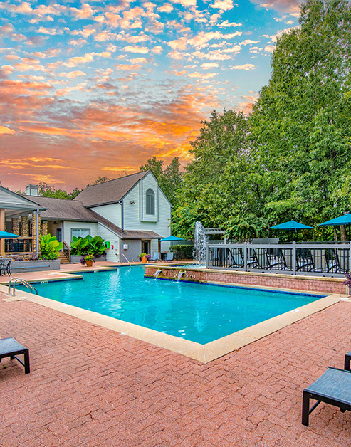 Pool at MAA Eagle Ridge luxury apartment homes in Birmingham, AL