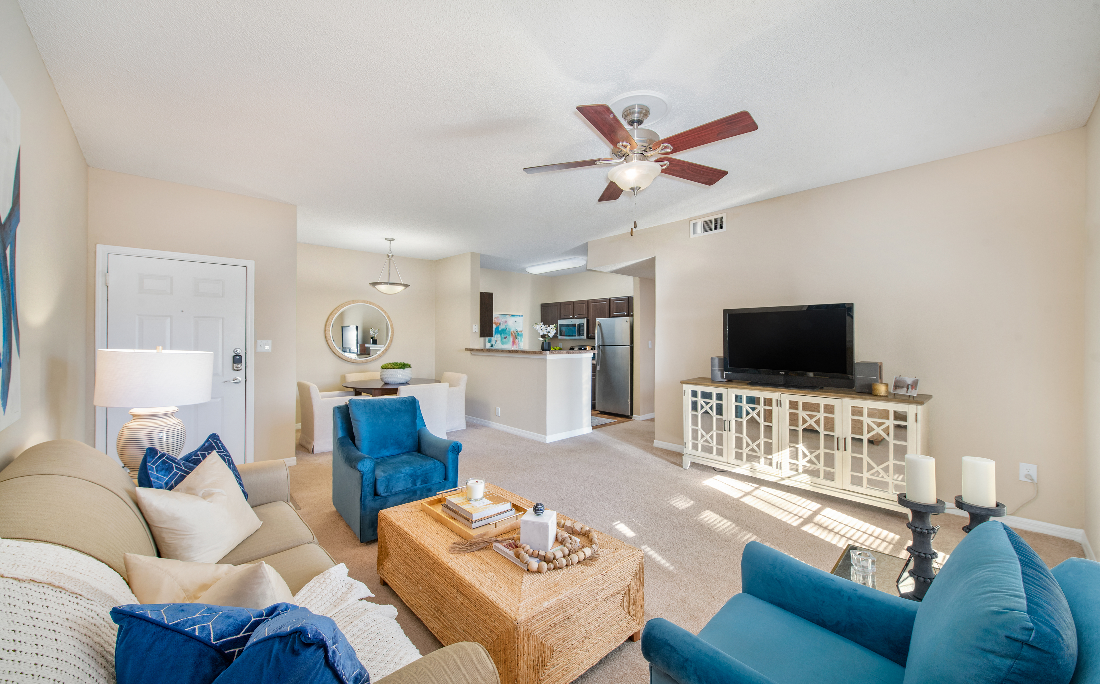 Living Room at MAA Riverchase luxury apartment homes in Birmingham, AL