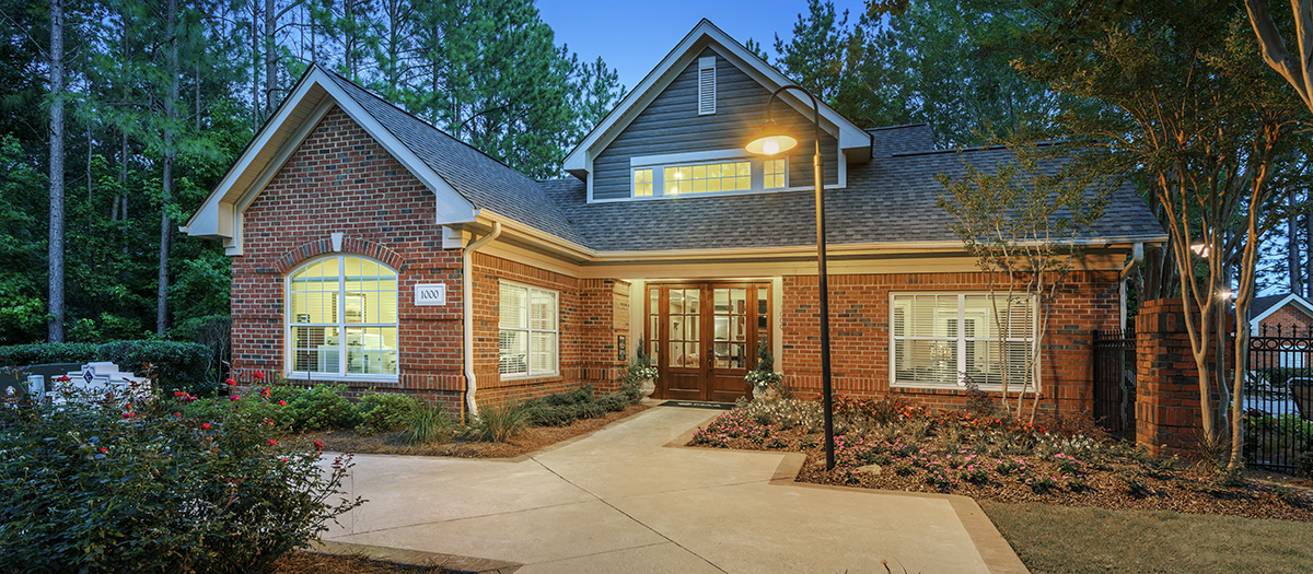 Clubhouse at Night at Colonial Grand at Riverchase Trails luxury apartment homes in Birmingham, AL