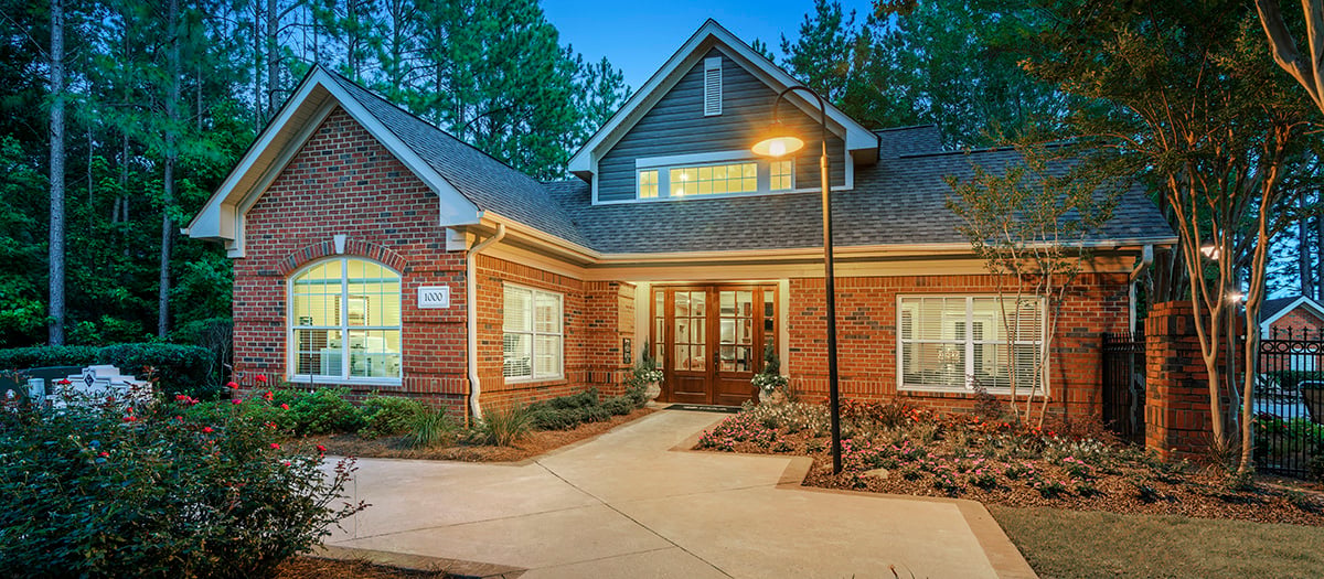 Clubhouse at Night at Colonial Grand at Riverchase Trails luxury apartment homes in Birmingham, AL