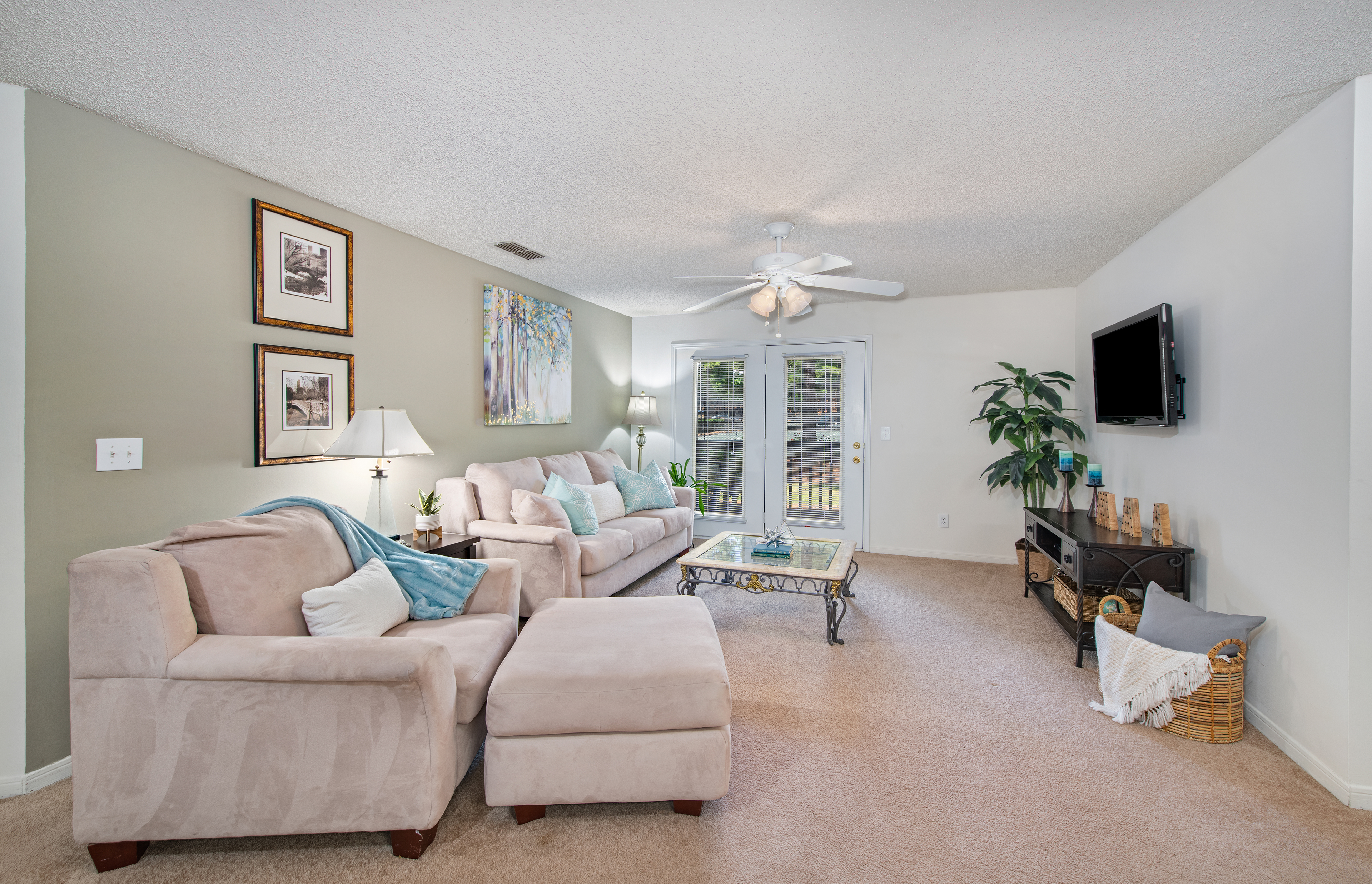 Living Room at MAA Trussville in Birmingham, AL