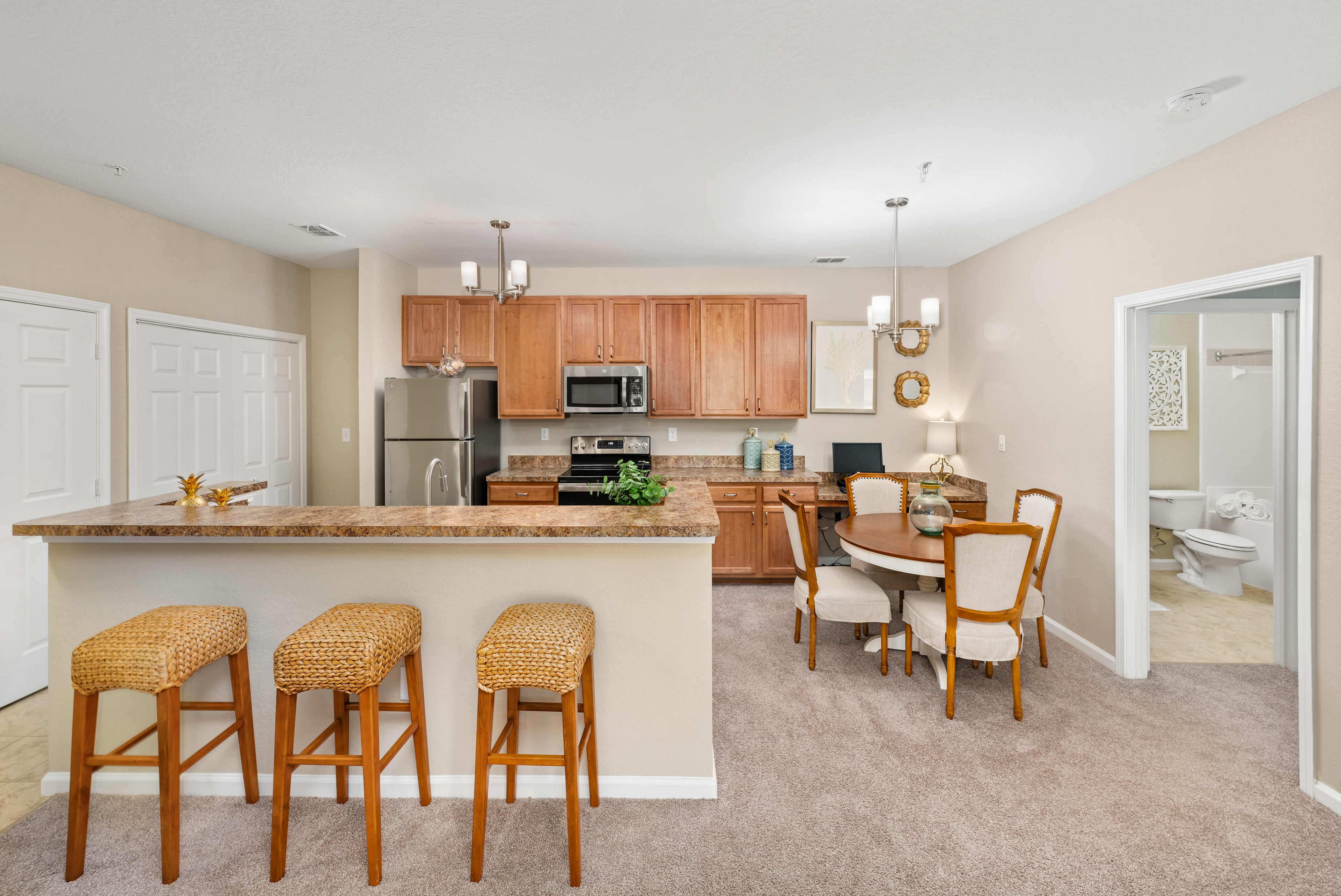 Model to MAA Traditions luxury apartment homes in Gulf Shores, AL