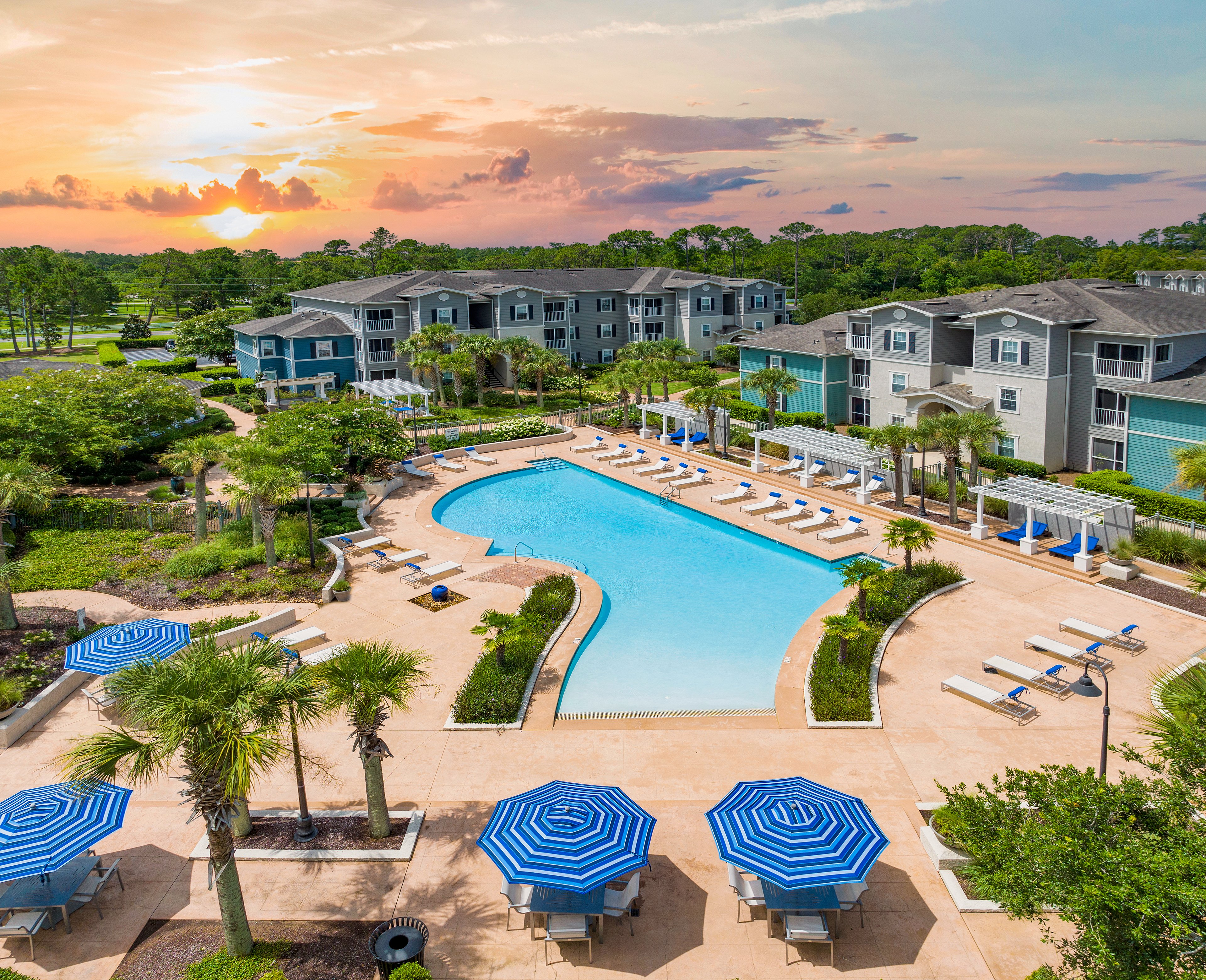 Pool to MAA Traditions luxury apartment homes in Gulf Shores, AL