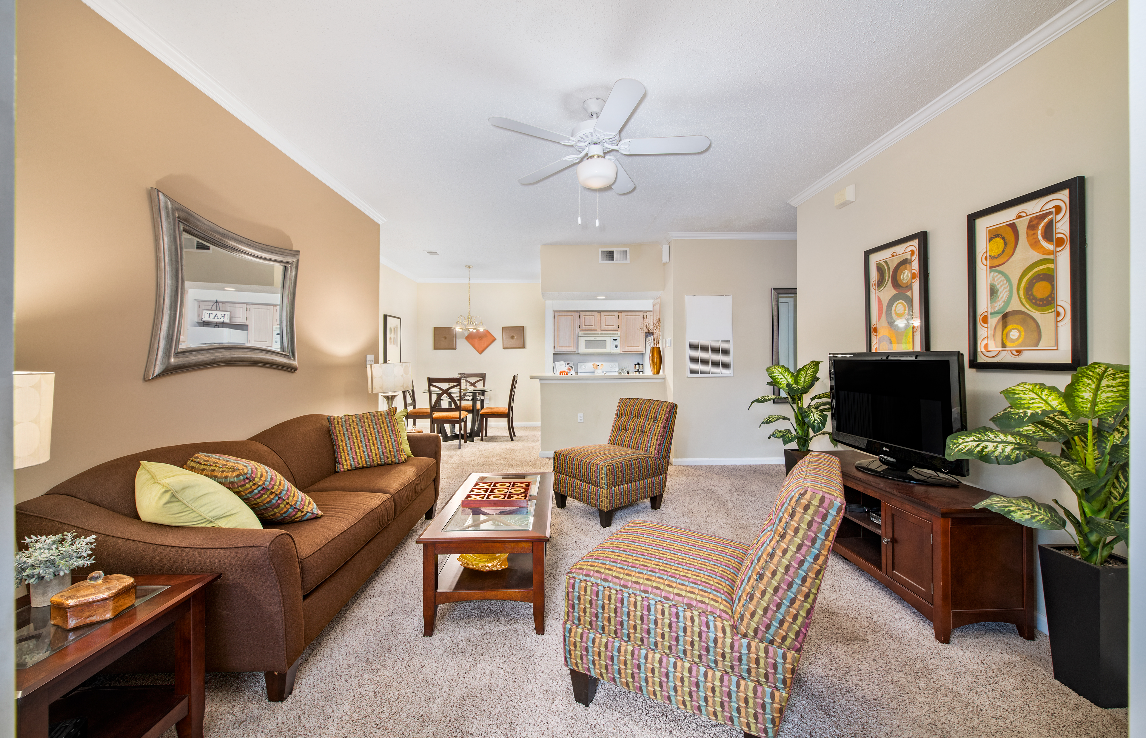 Living Room at MAA Edgewater in Huntsville, AL