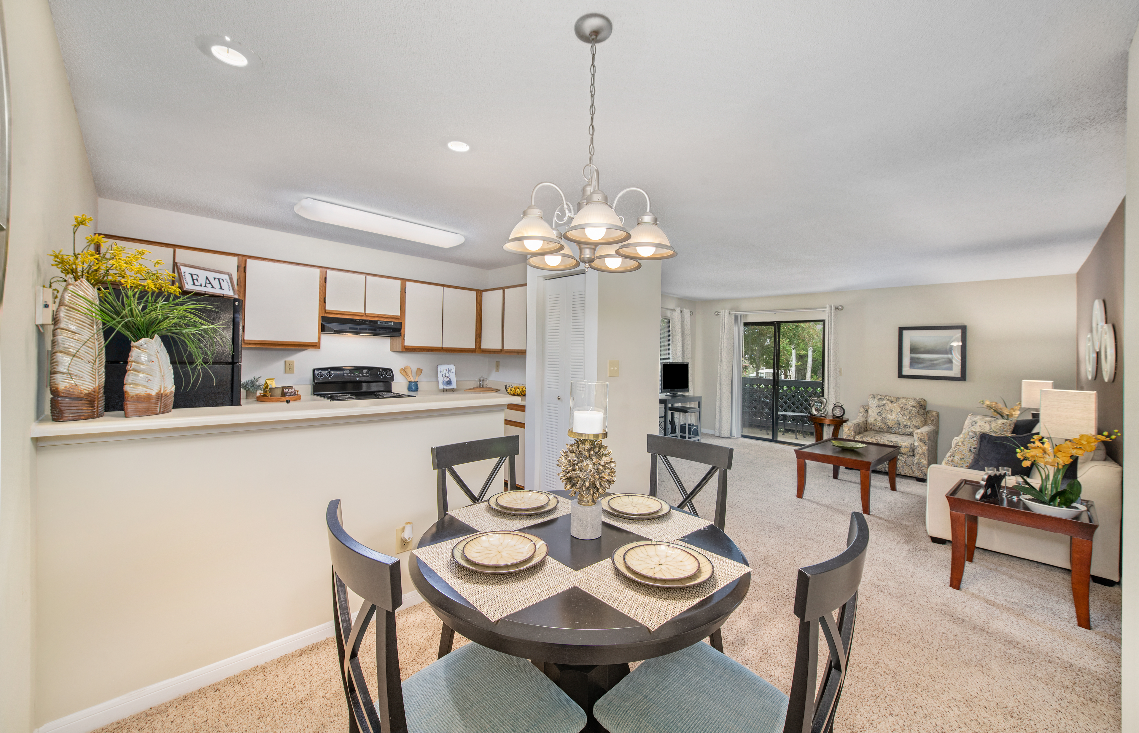 Dining Room at MAA Edgewater in Huntsville, AL
