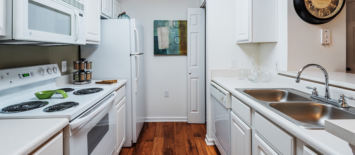 Kitchen at MAA Madison Lakes luxury apartments homes in Huntsville, AL 
