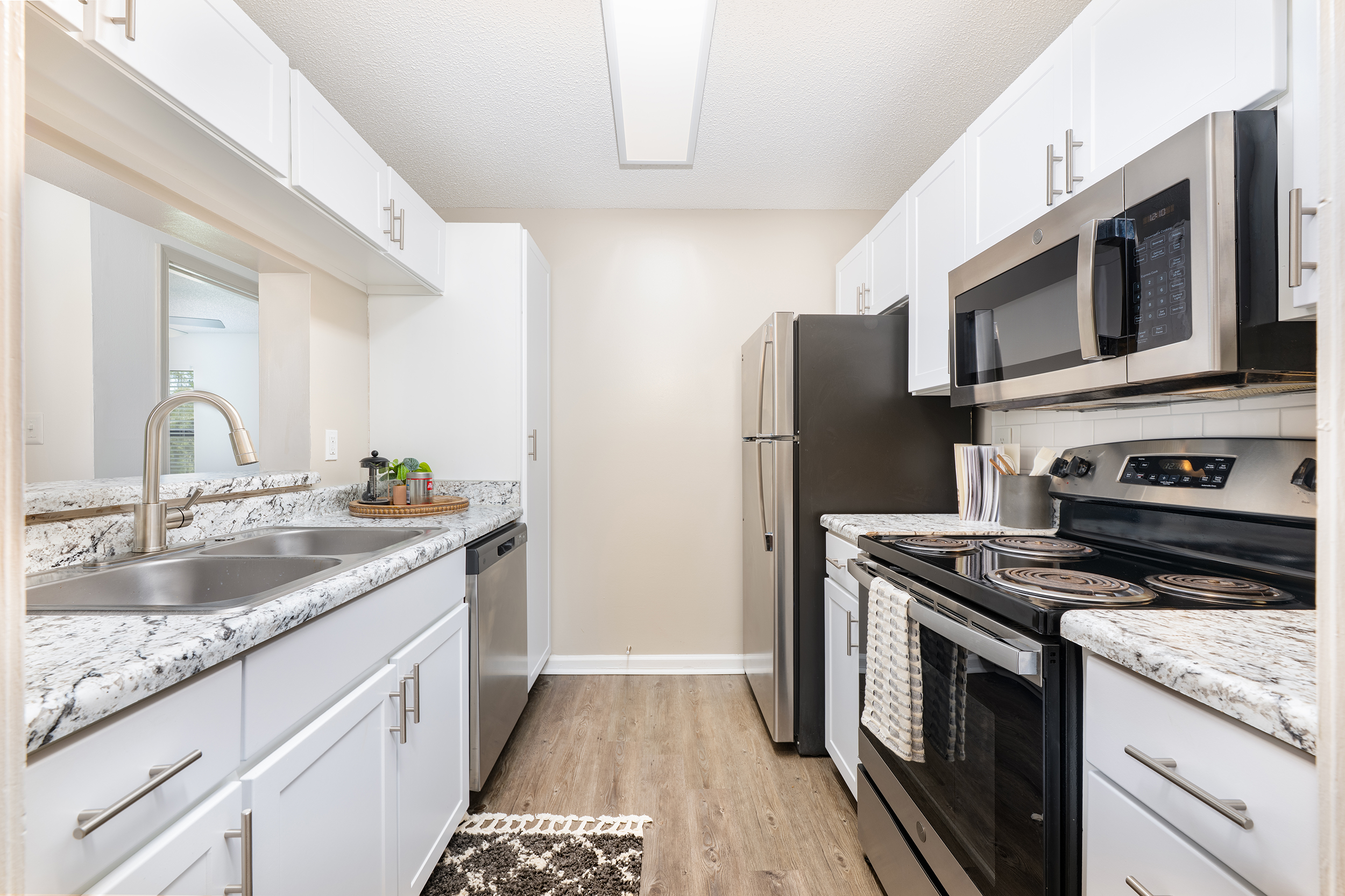 Kitchen at MAA Providence Main luxury apartment homes in Huntsville, AL