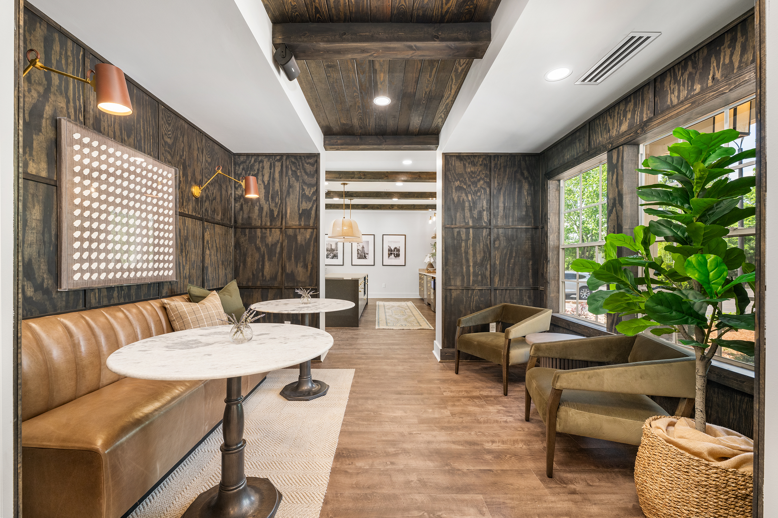 Lounge at MAA Providence Main luxury apartment homes in Huntsville, AL