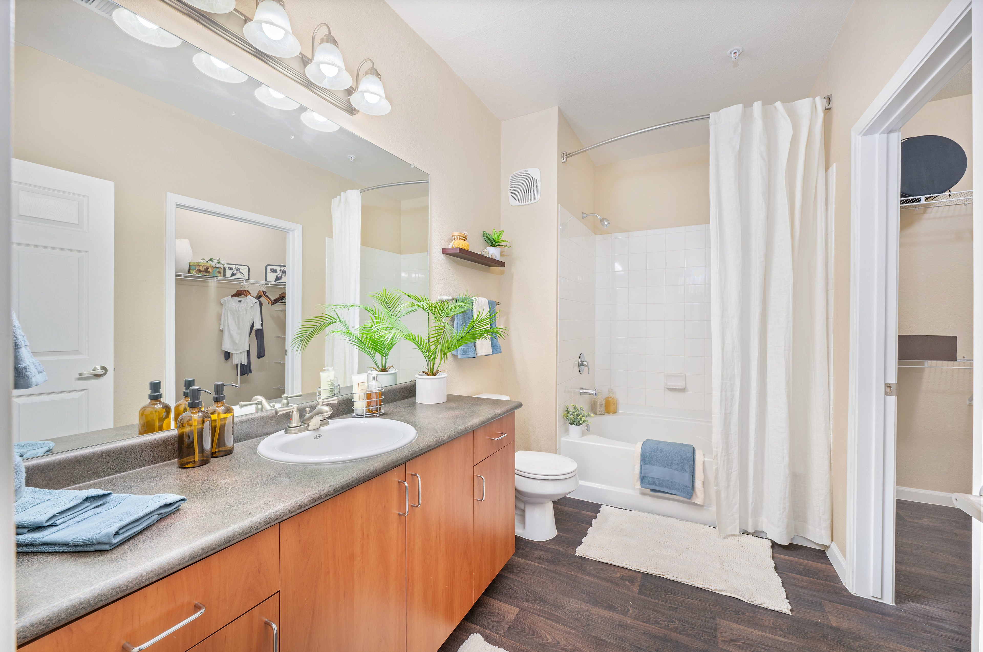 Bathroom at MAA Sky View luxury apartment homes in Phoenix, AZ