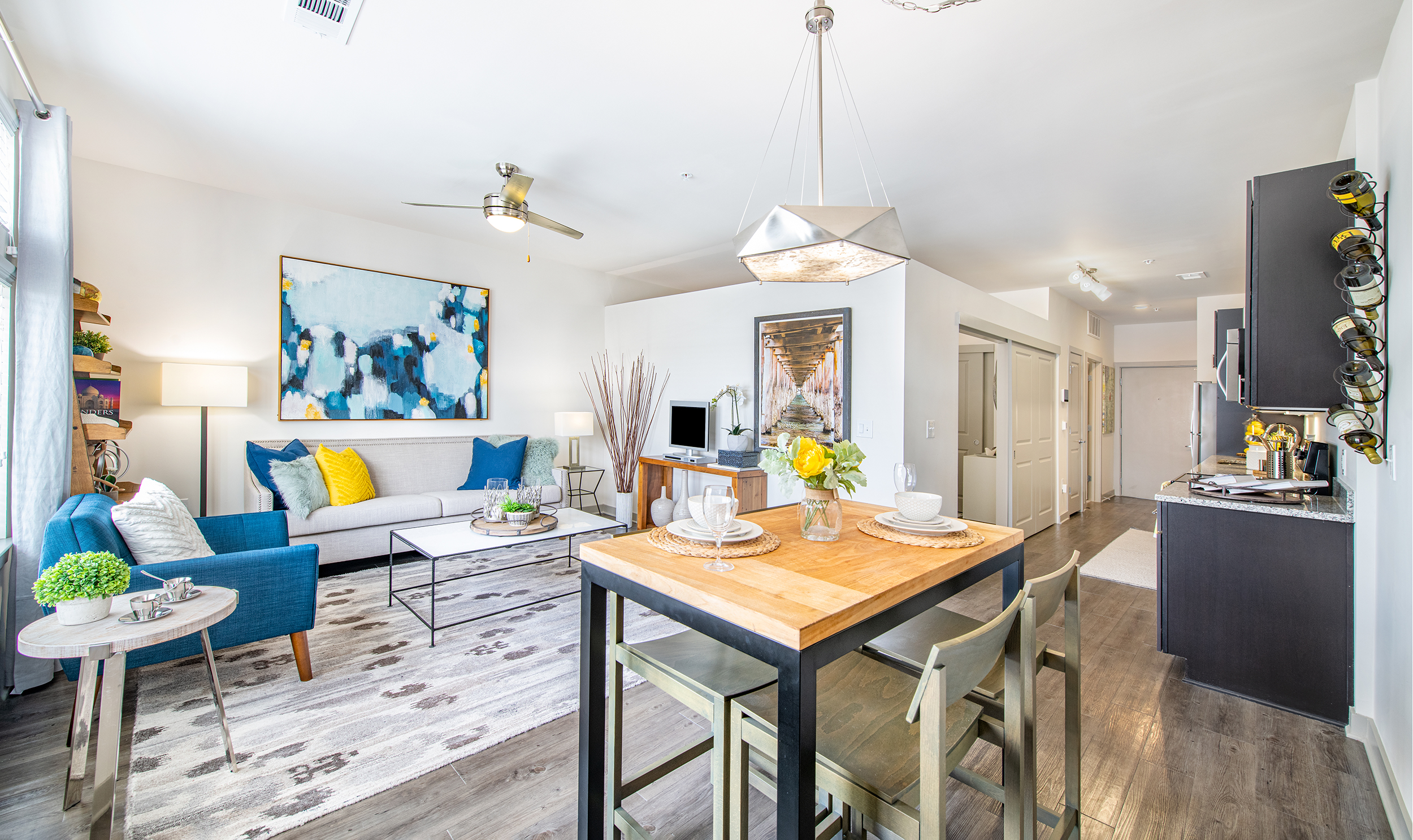 Dining area at MAA 220 Riverside luxury apartment homes in Jacksonville, FL