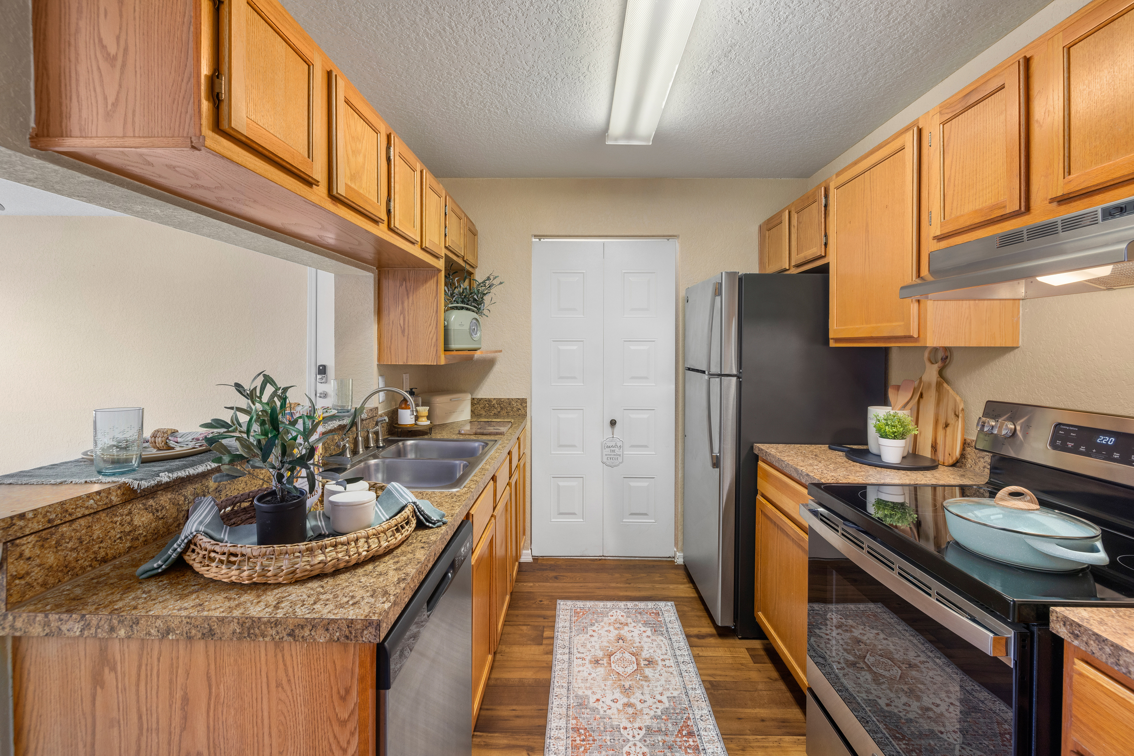 Kitchen at MAA Belmont luxury apartment homes in Jacksonville, FL