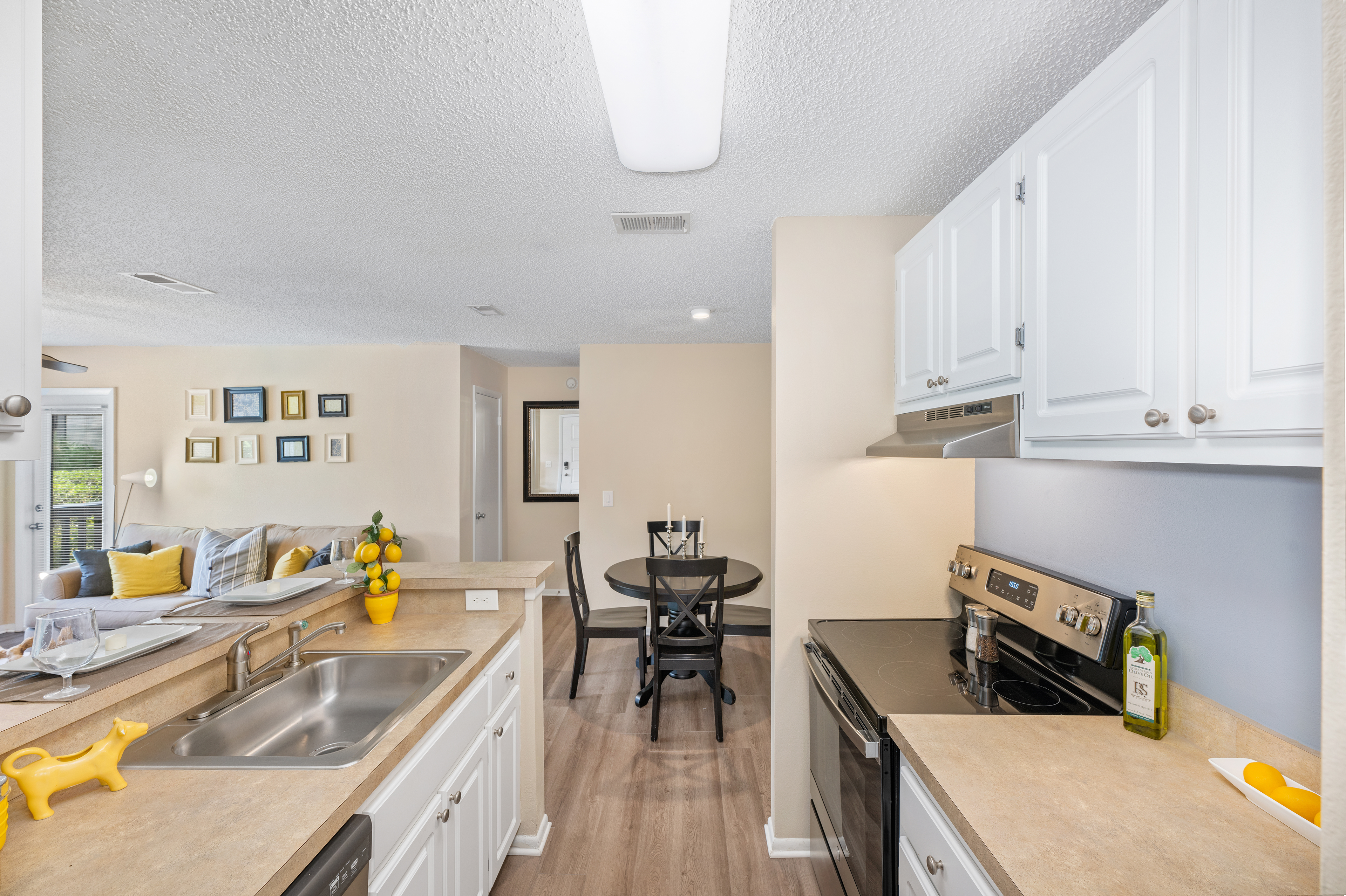 Kitchen at MAA Deerwood luxury apartment homes in Jacksonville, FL